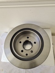 2x BOSCH Brake Discs Rear Fits Nissan Renault.0986479S31 BD1930. See Description
