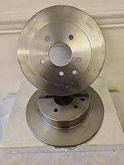 2x BOSCH Brake Discs Rear Fits Nissan Renault.0986479S31 BD1930. See Description