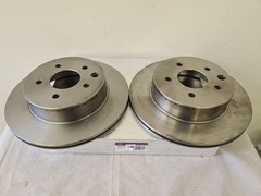 2x BOSCH Brake Discs Rear Fits Nissan Renault.0986479S31 BD1930. See Description