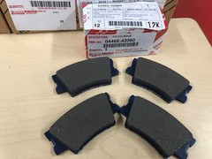 2006-2018 TOYOTA RAV4 NEW REAR GENUINE OEM BRAKE ROTORS AND BRAKE PAD KIT