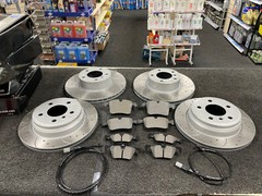 FOR BMW F20 F22 F23 F30 F31 F32 FRONT REAR DRILLED GROOVED BRAKE DISCS & PADS