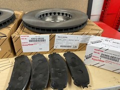 2011-2020 TOYOTA SIENNA FRONT & REAR NEW BRAKE ROTORS & OEM BRAKE PADS