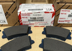 2006-2018 TOYOTA RAV4 NEW REAR GENUINE OEM BRAKE ROTORS AND BRAKE PAD KIT