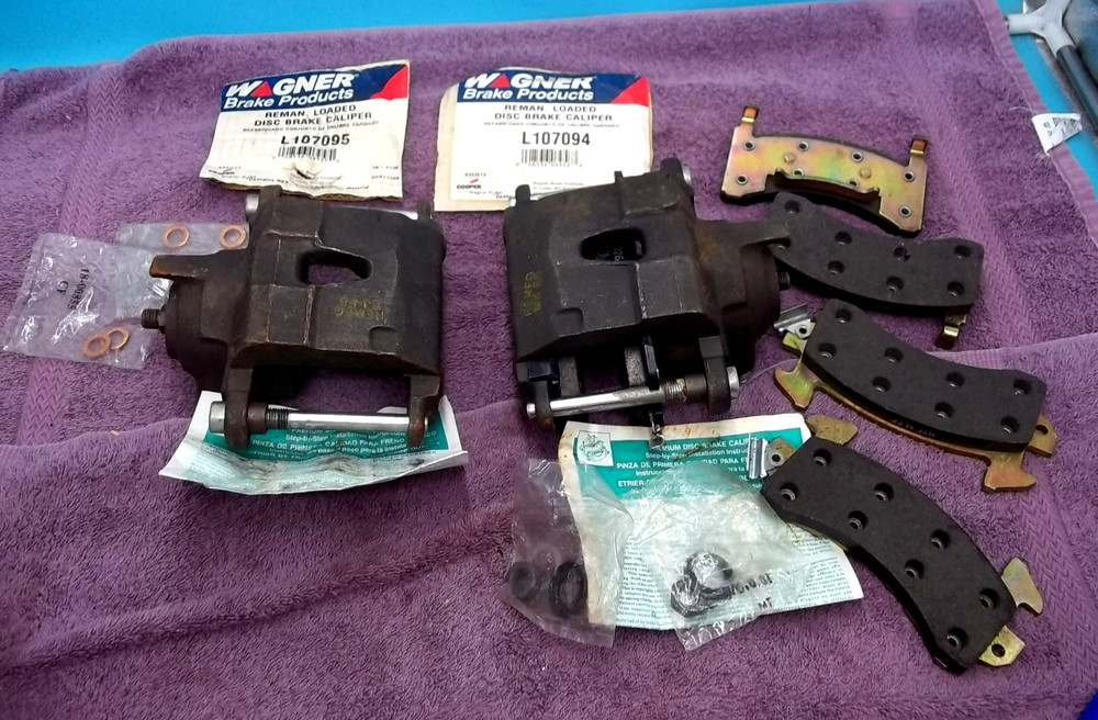 1978 Up GM Metric Rear Brake Calipers Single Piston Loaded Pair L & R (JD-34)