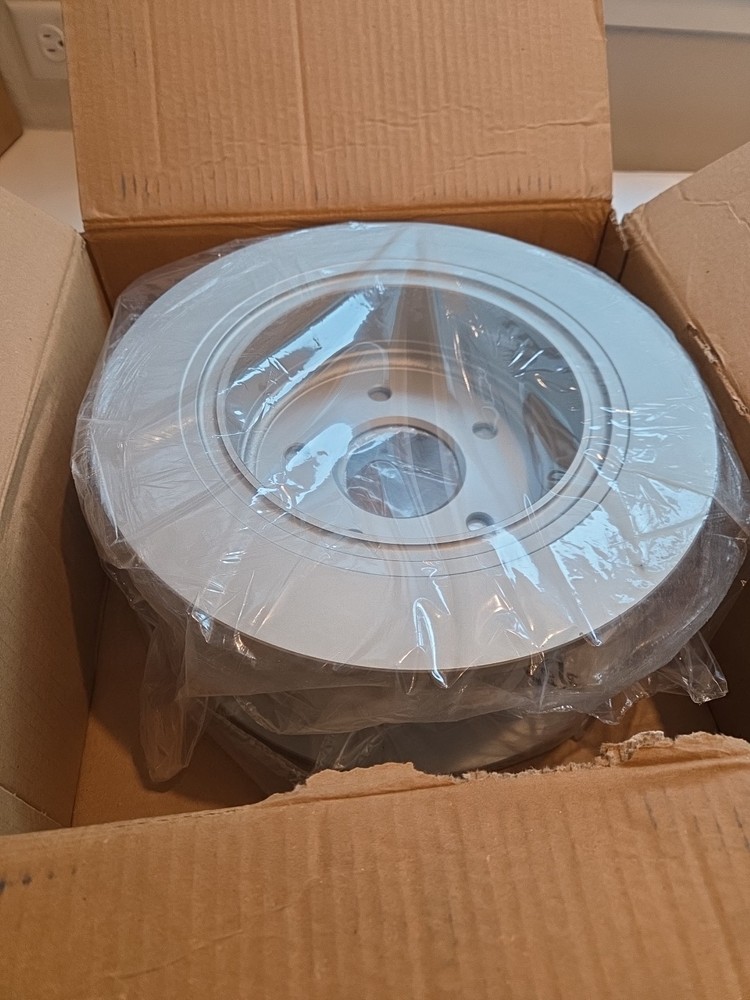 New Original BOSCH Bremsscheibe 0 986 479 C60