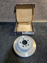 AKEBONO AK21676 OE Zinc Coated High Carbon Brake Disc Rotor For BMW 5 Series